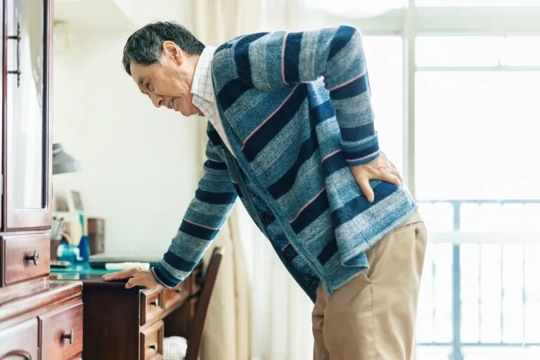 Loãng xương ở người già: Vấn đề sức khỏe đáng quan tâm