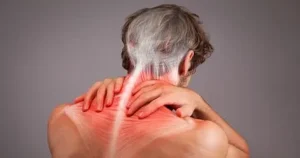 Cách chữa đau cổ vai gáy hiệu quả tại nhà