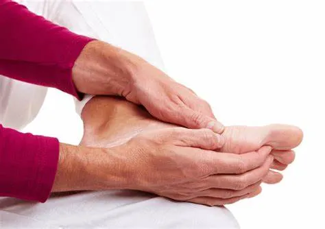 Tê tay chân: Dấu hiệu của nhiều vấn đề sức khỏe