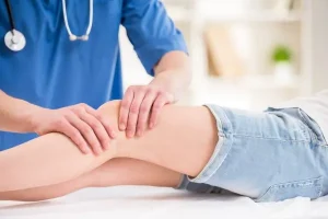 Giãn dây chằng đầu gối