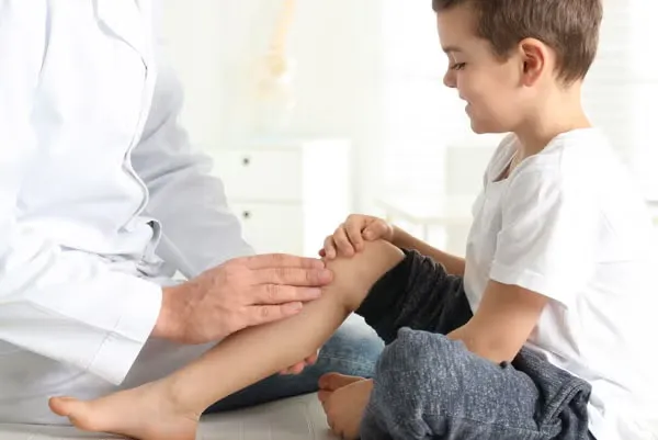 Triệu chứng của viêm khớp ở trẻ em