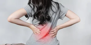 Đau lưng sau khi ngủ dậy là do đâu?