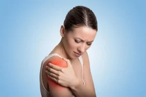 Đau khớp vai bên phải là bệnh gì?